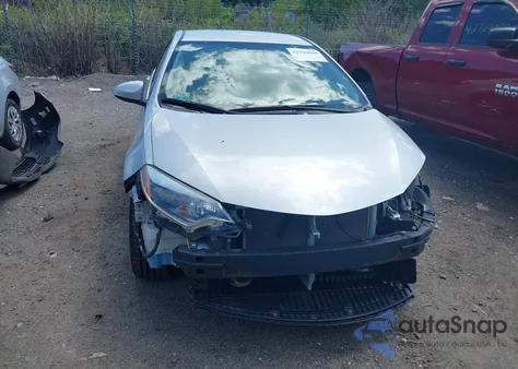 2015 Toyota Corolla Le z USA, uszkodzony, nr VIN 2T1BURHE5FC393977